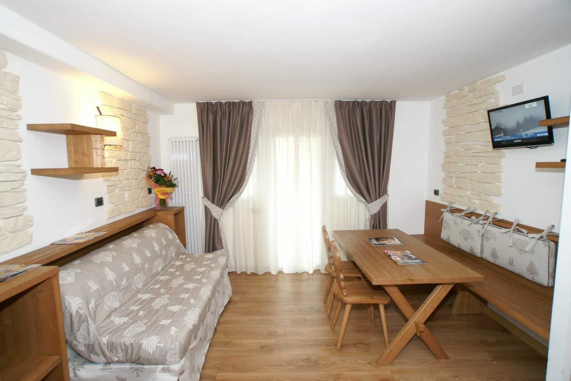Adler Aparthotel Moena Kültér fotó